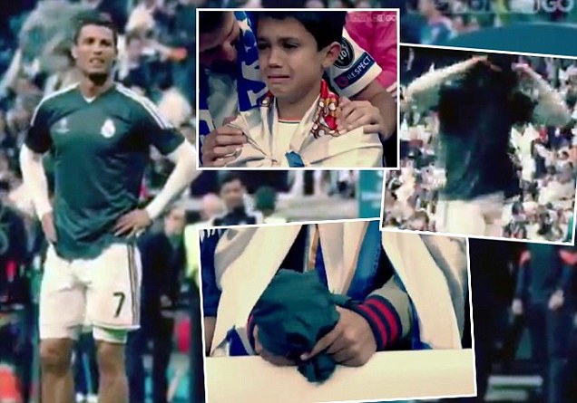 Ronaldo Beri Kaos pada Bocah yang Terkena Bola Tendangan Bebas